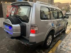 ميتسوبيشي باجيرو